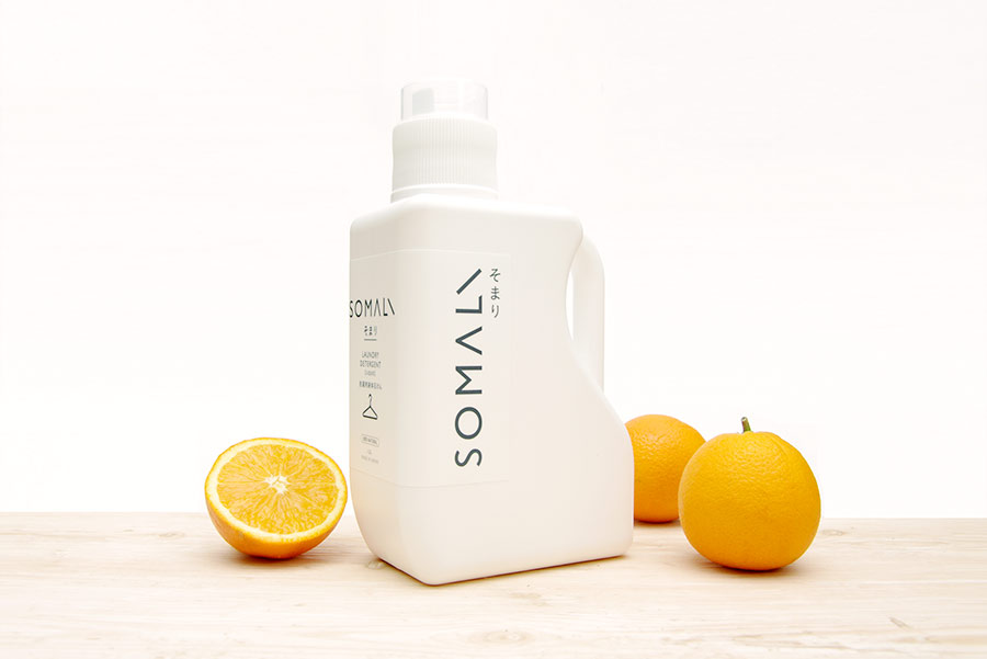 SOMALI（そまり） 洗濯洗剤 洗濯用液体石けんは天然のオレンジオイルが配合されています。
